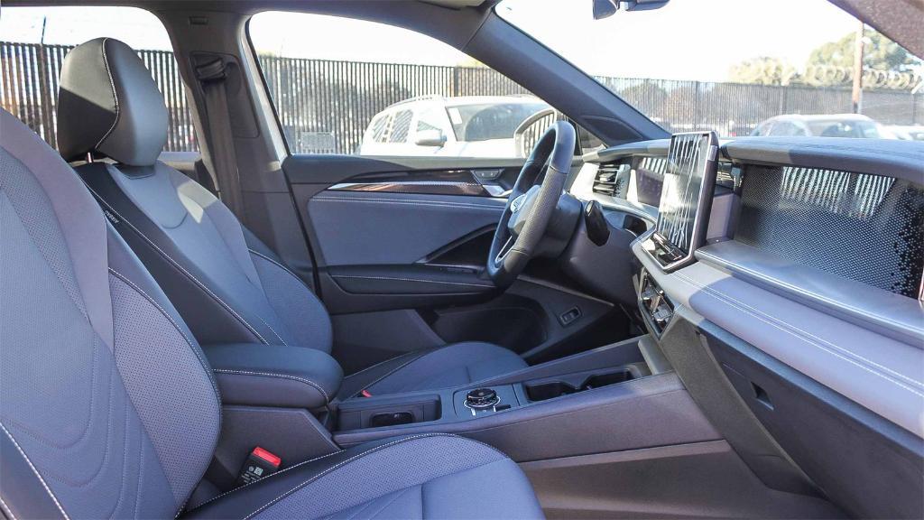 new 2026 Volkswagen Tiguan car, priced at $39,062