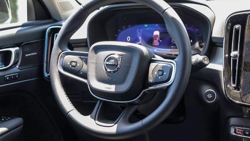 new 2025 Volvo XC40 car, priced at $41,065