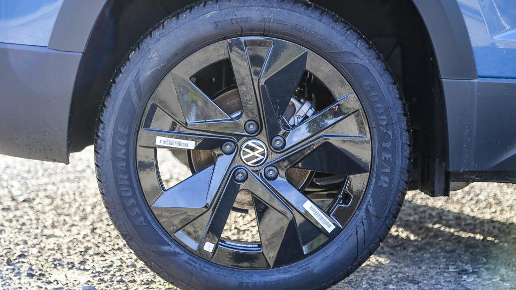 new 2025 Volkswagen Taos car, priced at $27,290
