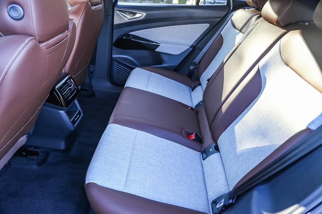 new 2025 Volkswagen ID.4 car, priced at $36,771