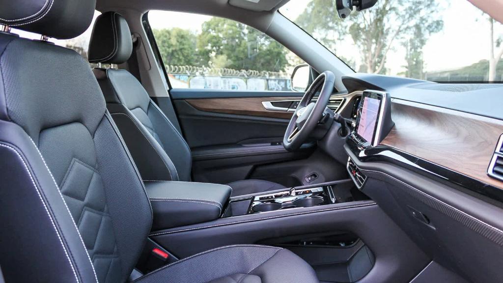 new 2026 Volkswagen Atlas car, priced at $44,779