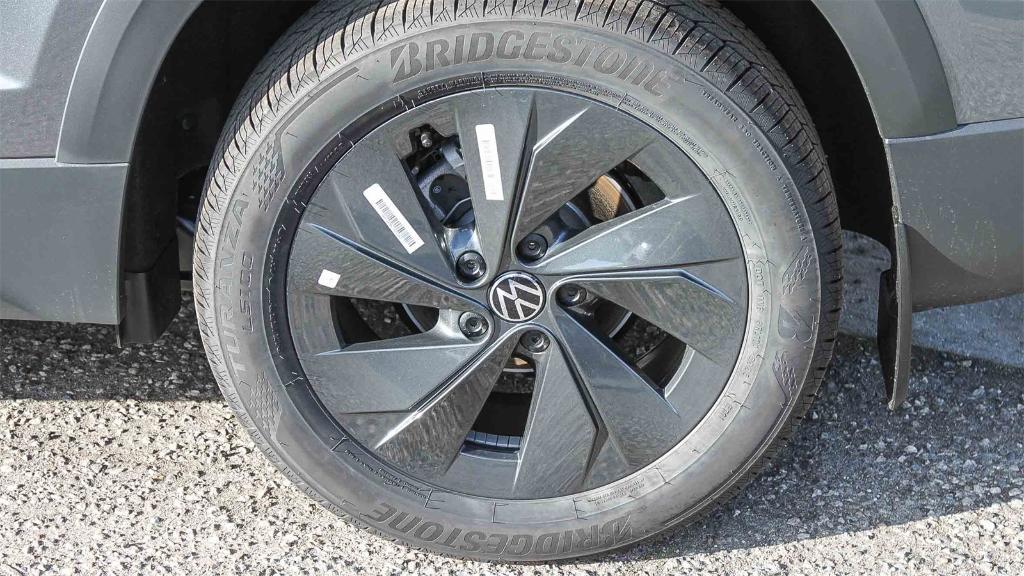 new 2026 Volkswagen Taos car, priced at $28,893