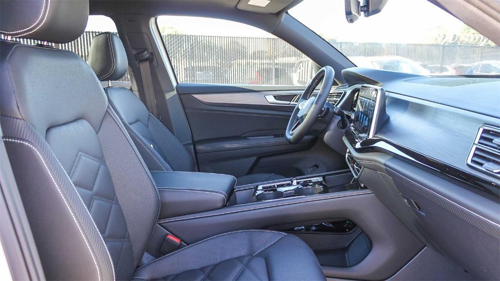 new 2026 Volkswagen Atlas Cross Sport car, priced at $46,624