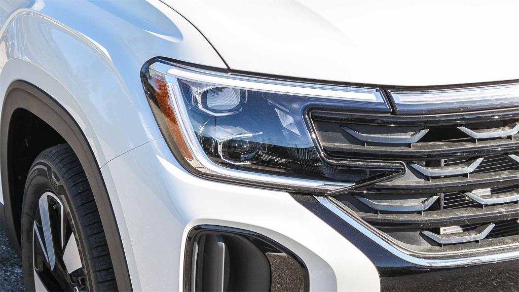 new 2026 Volkswagen Atlas Cross Sport car, priced at $46,624