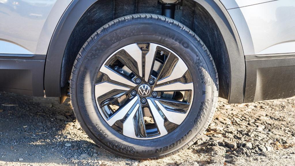 new 2026 Volkswagen Atlas car, priced at $35,172