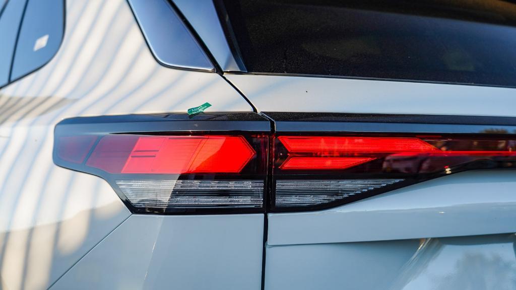 new 2025 Volkswagen Tiguan car, priced at $33,382