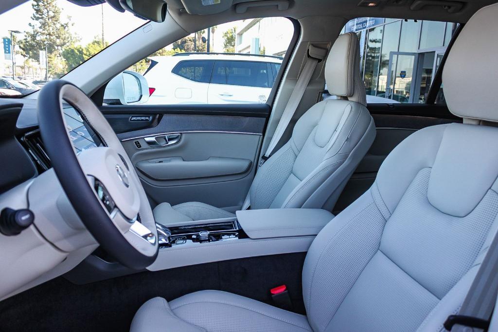 new 2026 Volvo XC90 Plug-In Hybrid car, priced at $79,889