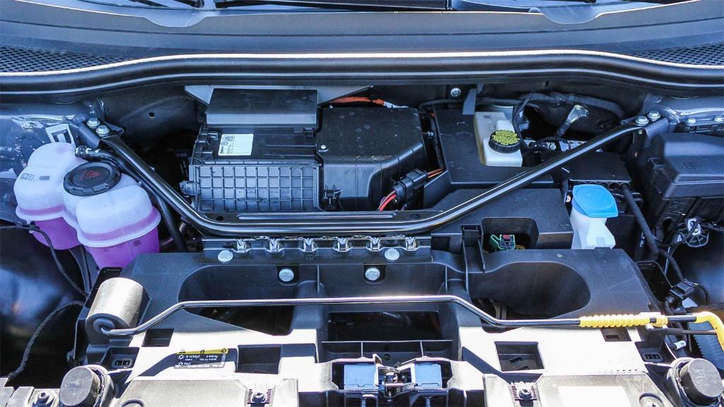 new 2025 Volkswagen ID.4 car, priced at $40,671