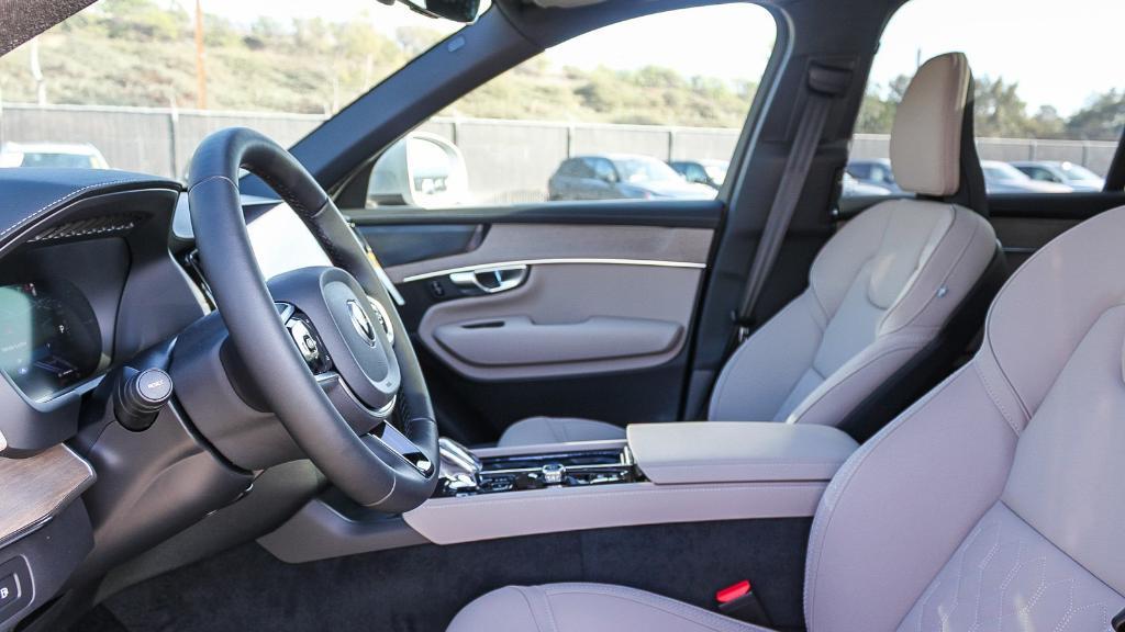 new 2026 Volvo XC90 Plug-In Hybrid car, priced at $79,875