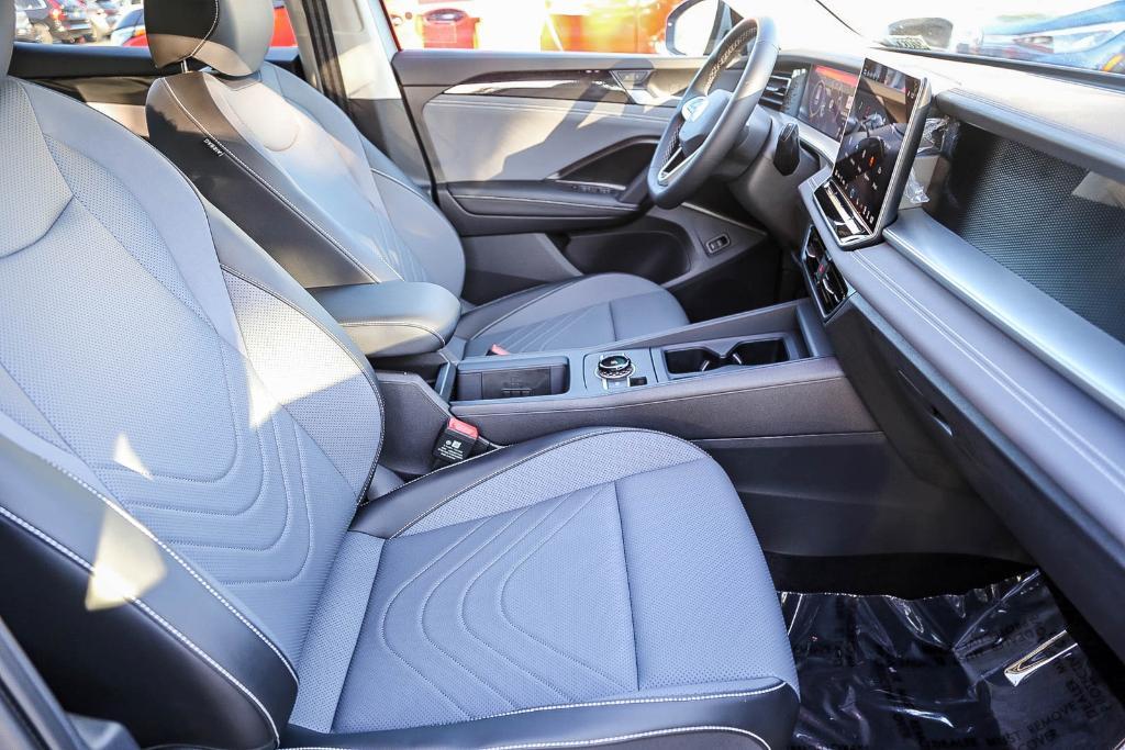 new 2025 Volkswagen Tiguan car, priced at $33,382