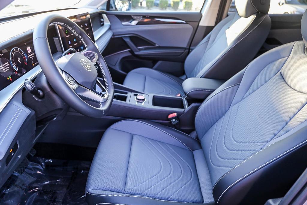 new 2025 Volkswagen Tiguan car, priced at $33,382