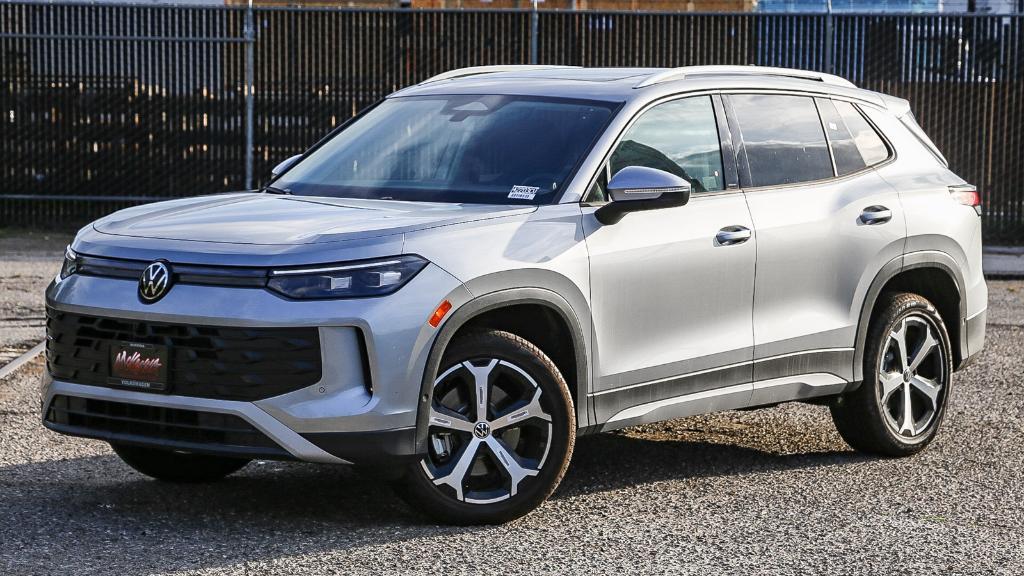 new 2025 Volkswagen Tiguan car, priced at $33,382