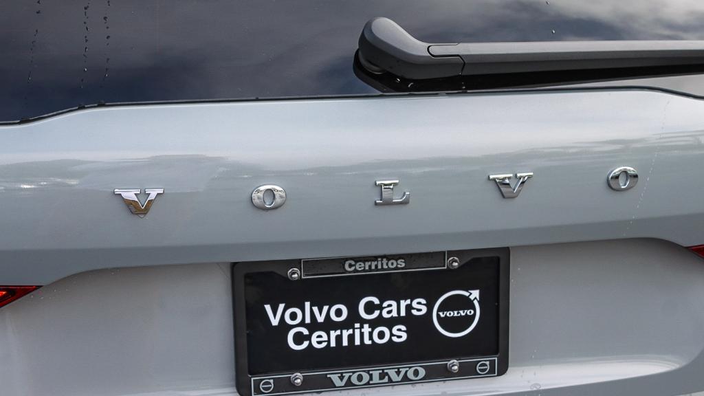 new 2026 Volvo XC60 Plug-In Hybrid car, priced at $73,235