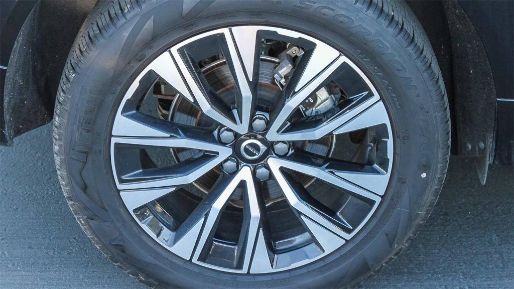 used 2025 Volvo XC60 car, priced at $37,900