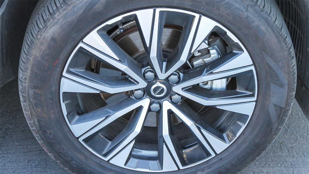 used 2025 Volvo XC60 car, priced at $37,900