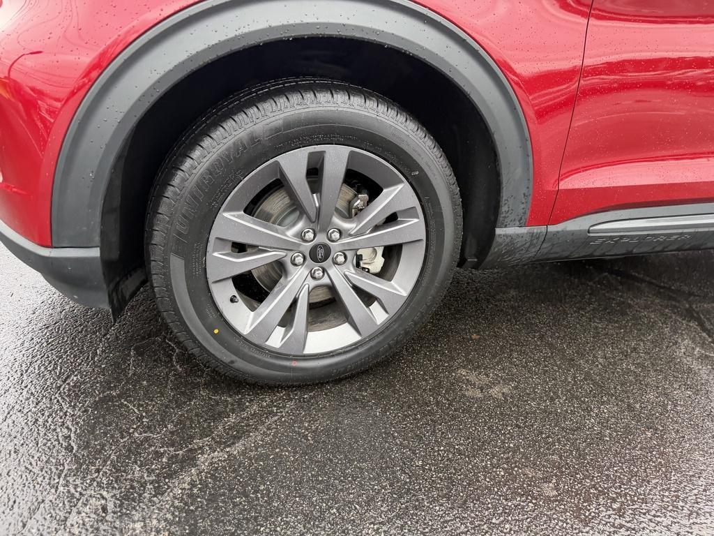 used 2022 Ford Explorer car, priced at $31,990