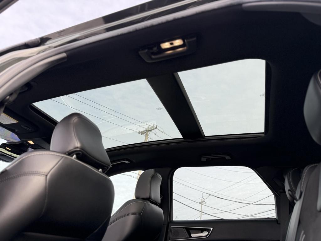 used 2022 Ford Edge car, priced at $31,490