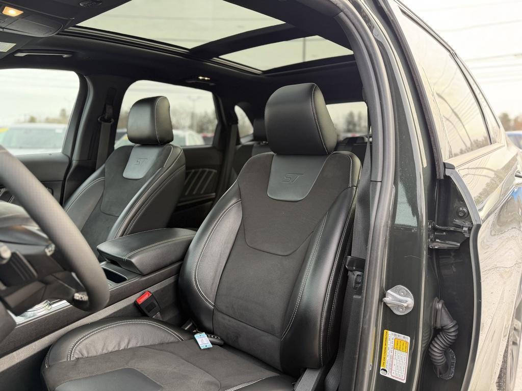 used 2022 Ford Edge car, priced at $31,490