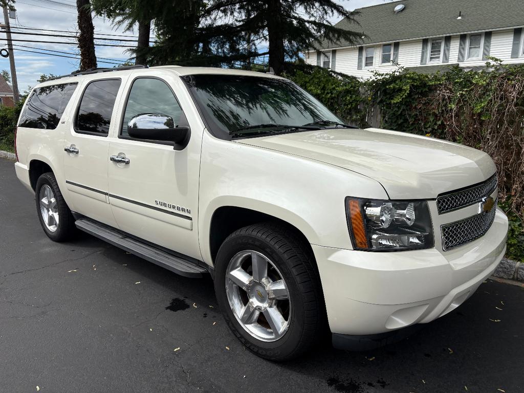 used 2014 Chevrolet Suburban car, priced at $11,995