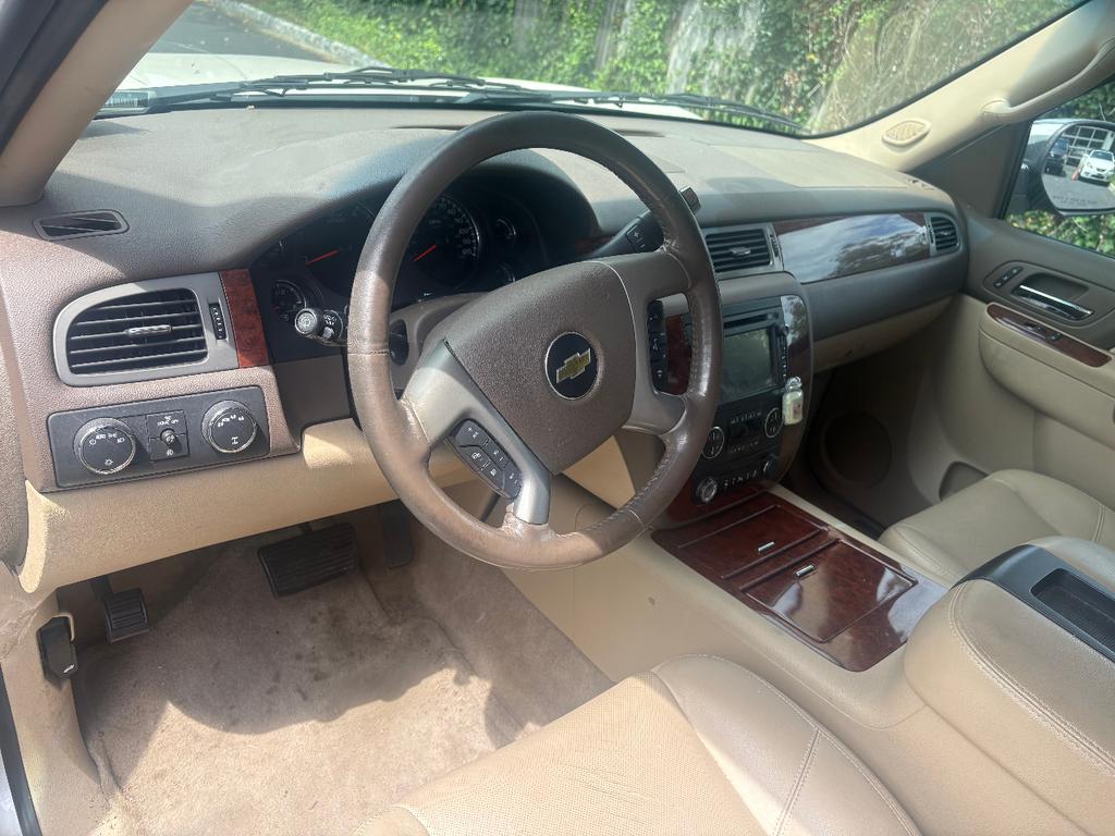 used 2014 Chevrolet Suburban car, priced at $11,995