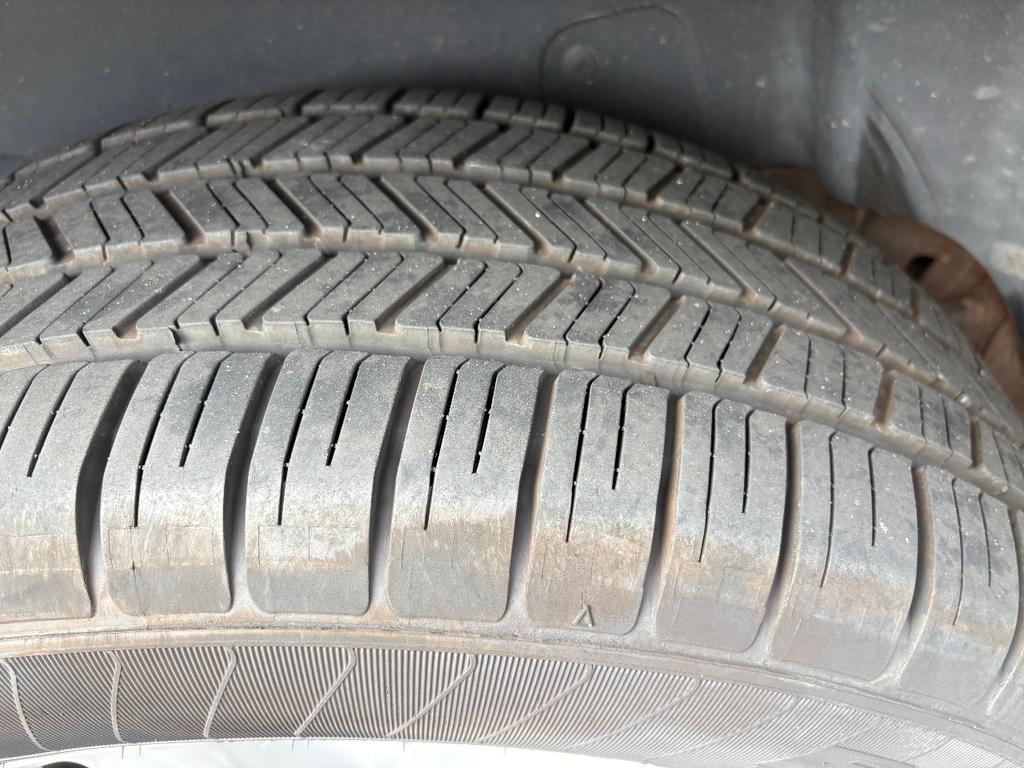 used 2014 Chevrolet Suburban car, priced at $11,995