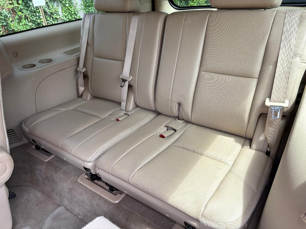 used 2014 Chevrolet Suburban car, priced at $11,995