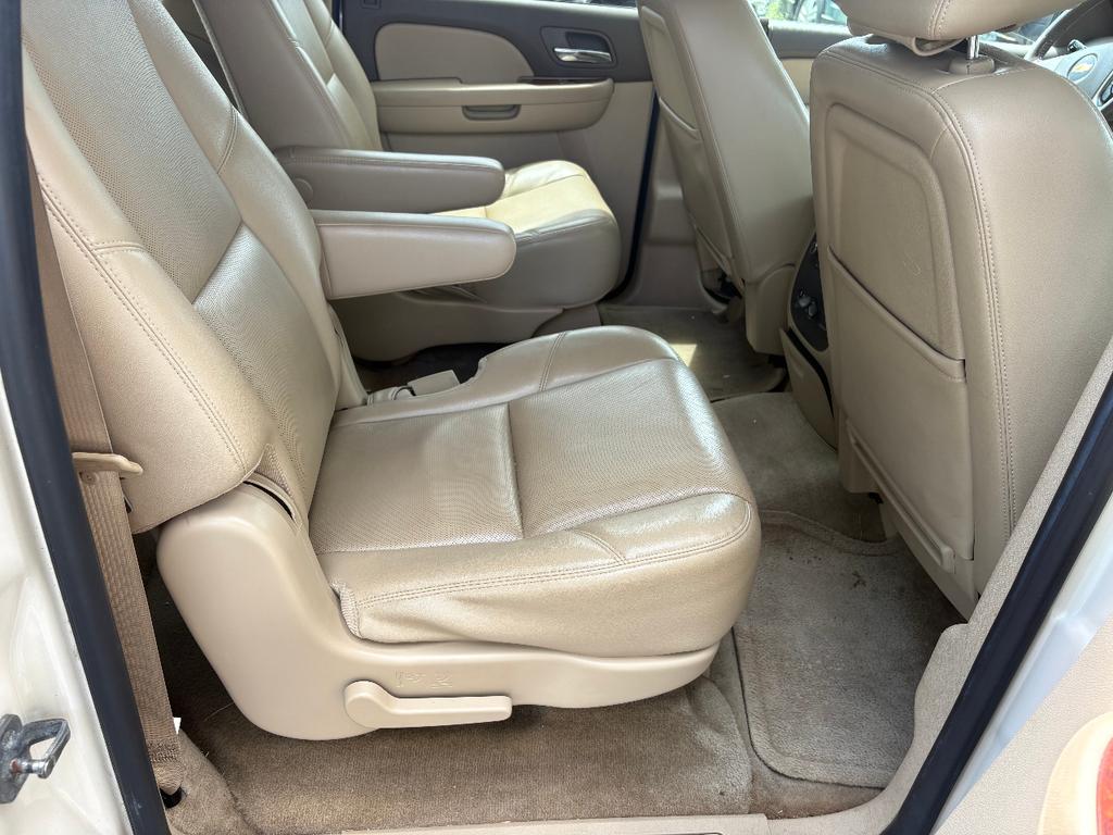 used 2014 Chevrolet Suburban car, priced at $11,995