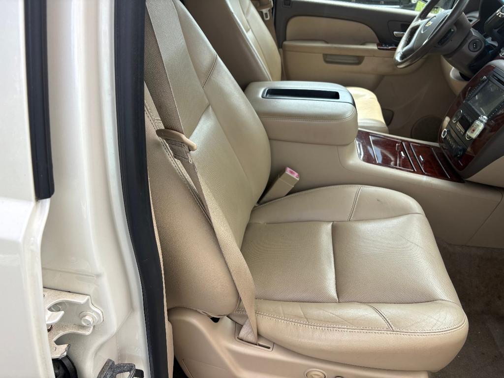 used 2014 Chevrolet Suburban car, priced at $11,995