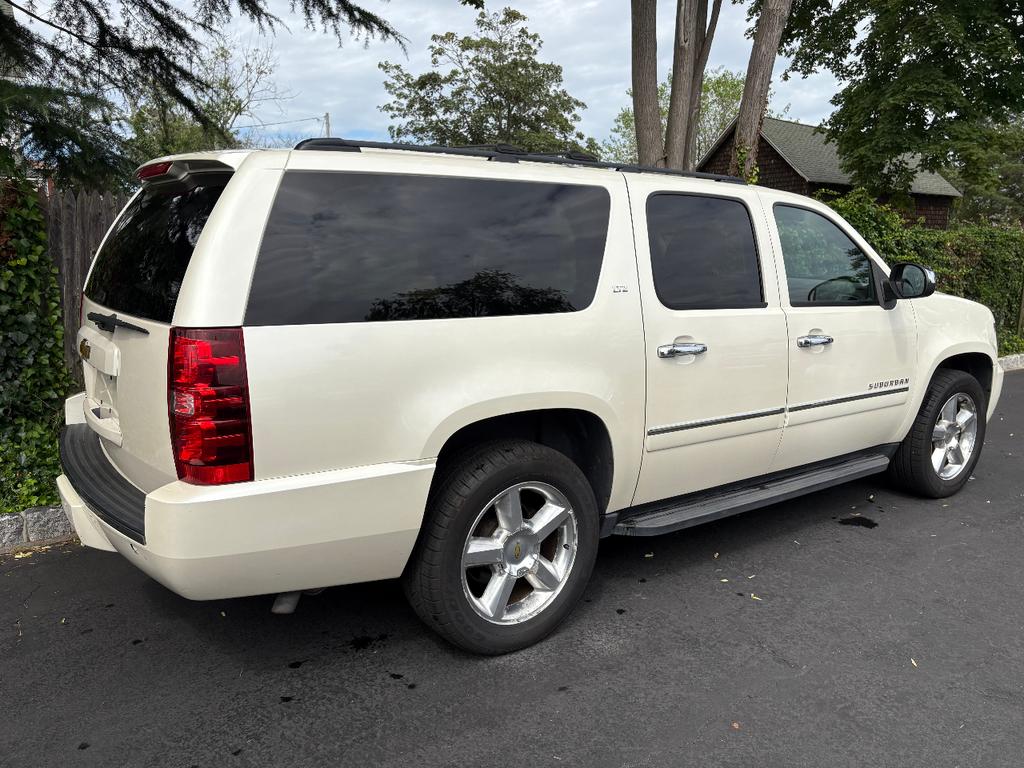 used 2014 Chevrolet Suburban car, priced at $11,995