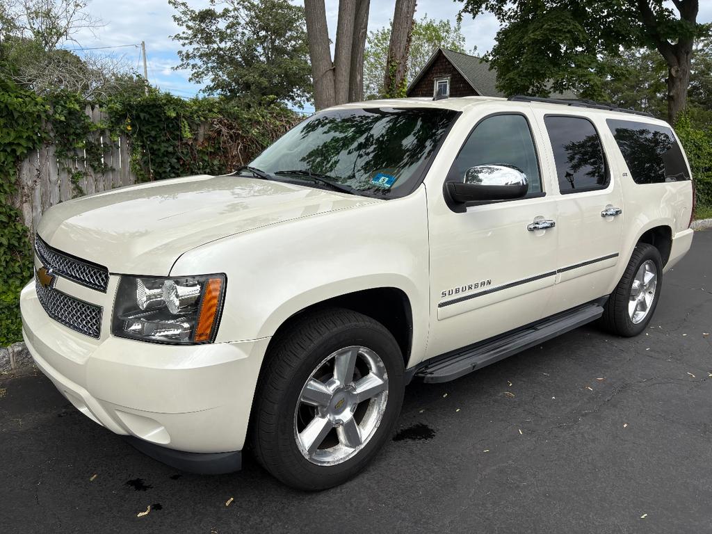 used 2014 Chevrolet Suburban car, priced at $11,995