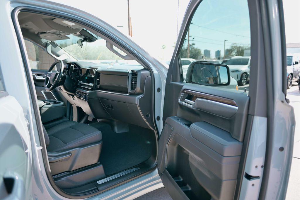 used 2025 Chevrolet Silverado 1500 car, priced at $48,888