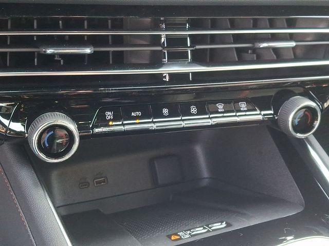 new 2026 Chevrolet Traverse car, priced at $55,987