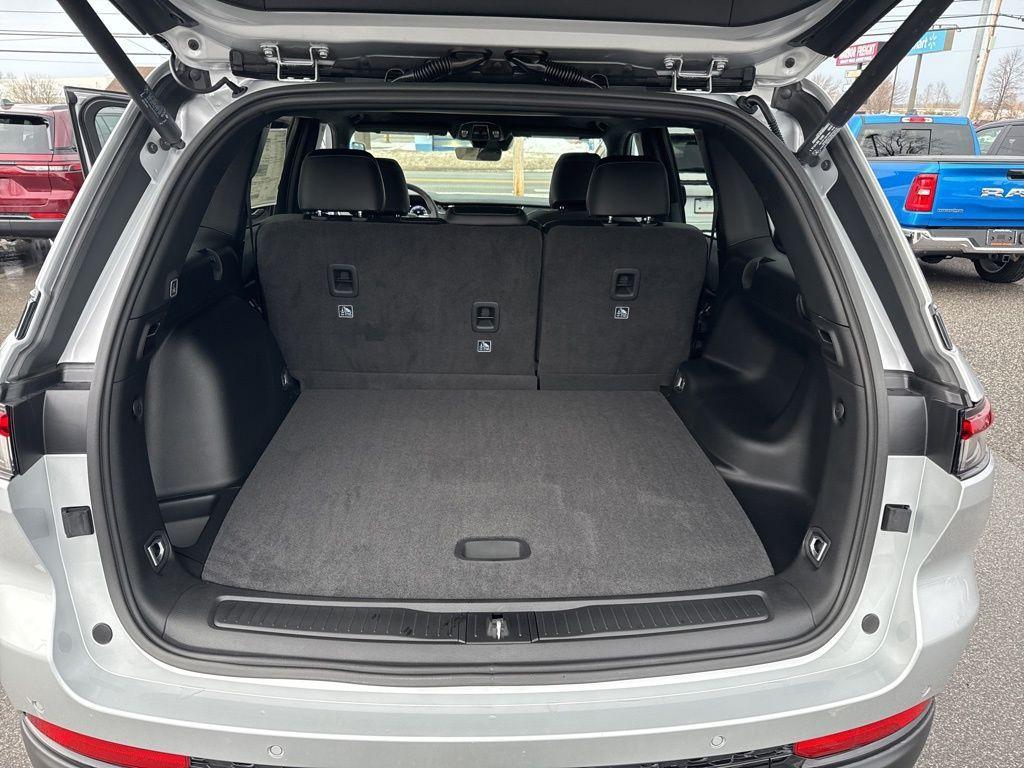 new 2025 Jeep Grand Cherokee car, priced at $45,837