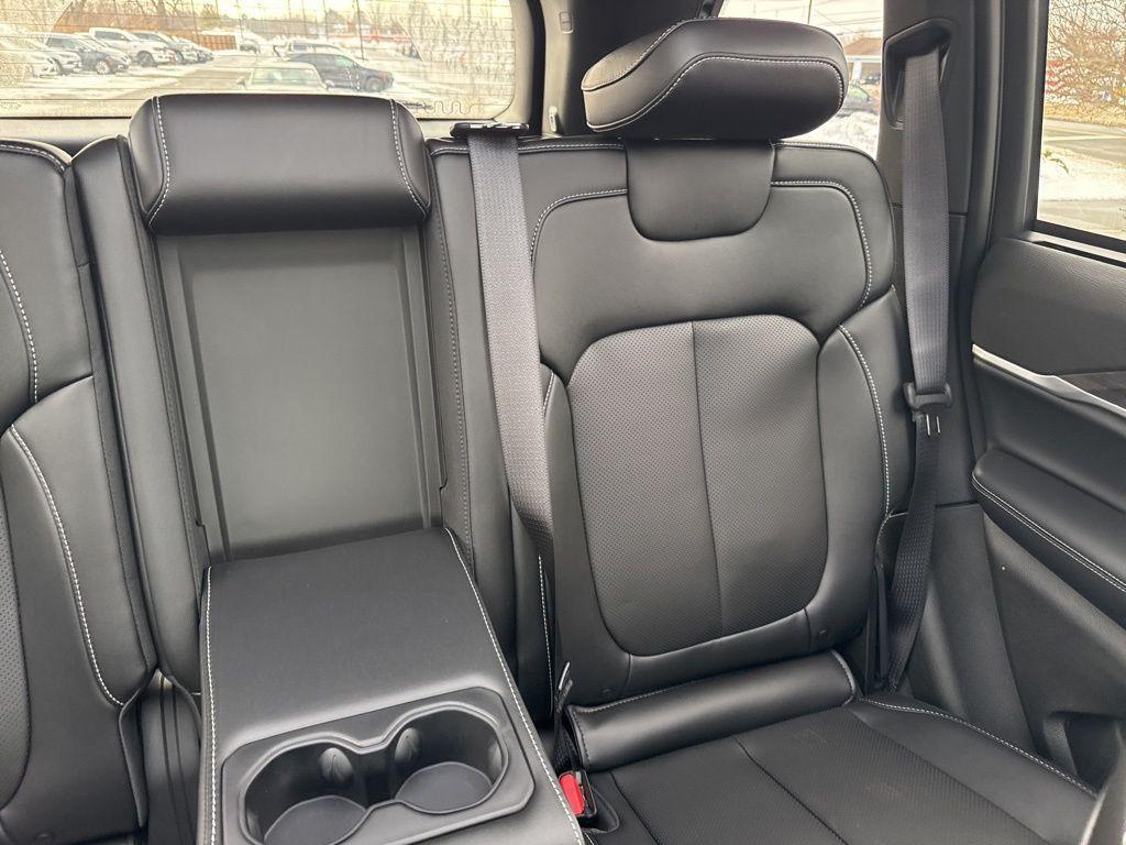 new 2025 Jeep Grand Cherokee car, priced at $53,185