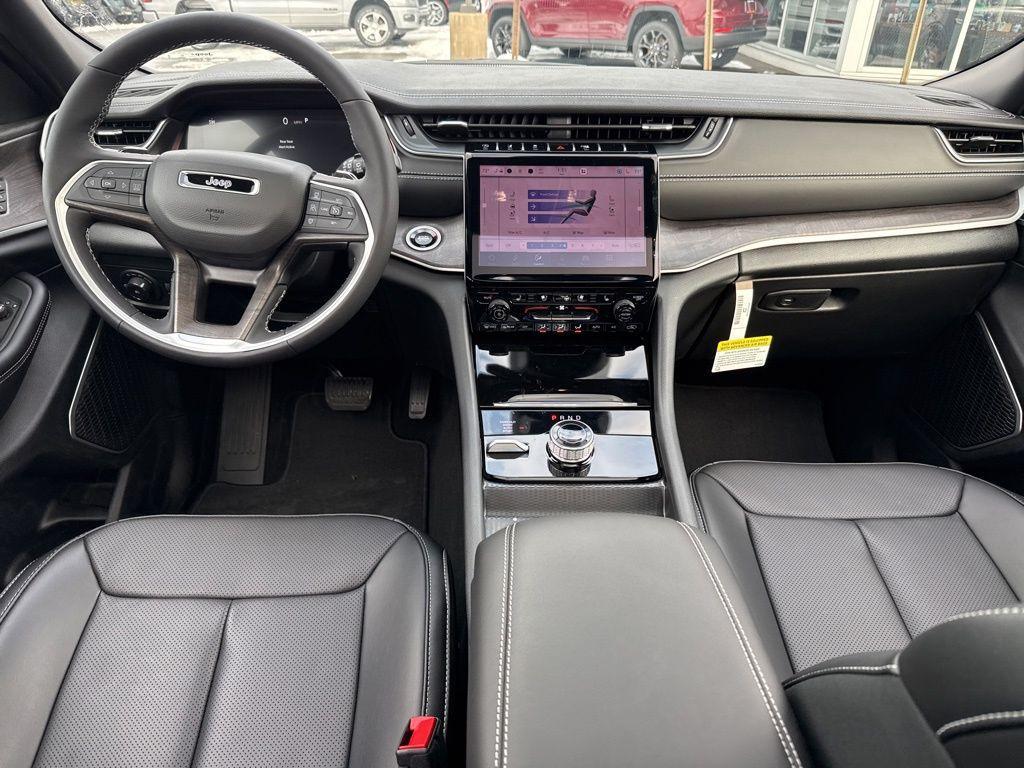new 2025 Jeep Grand Cherokee car, priced at $53,185