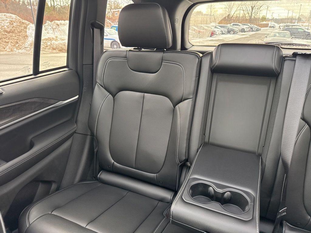 new 2025 Jeep Grand Cherokee car, priced at $53,185