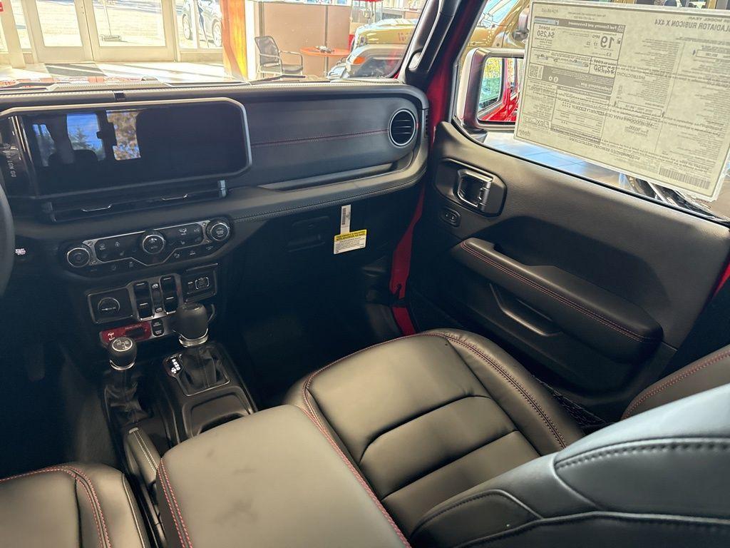 new 2025 Jeep Gladiator car, priced at $59,130