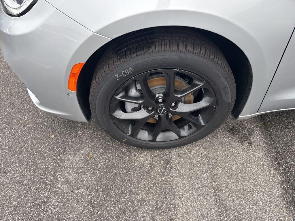 new 2026 Chrysler Pacifica car, priced at $52,100