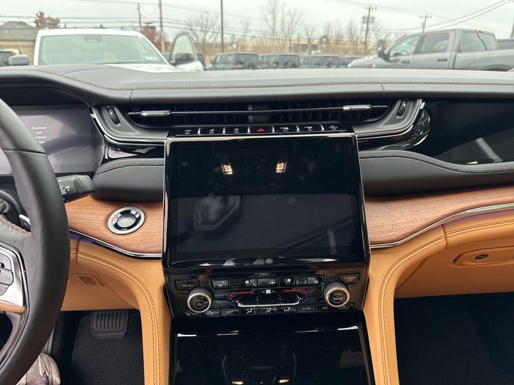 new 2025 Jeep Grand Cherokee car, priced at $66,955