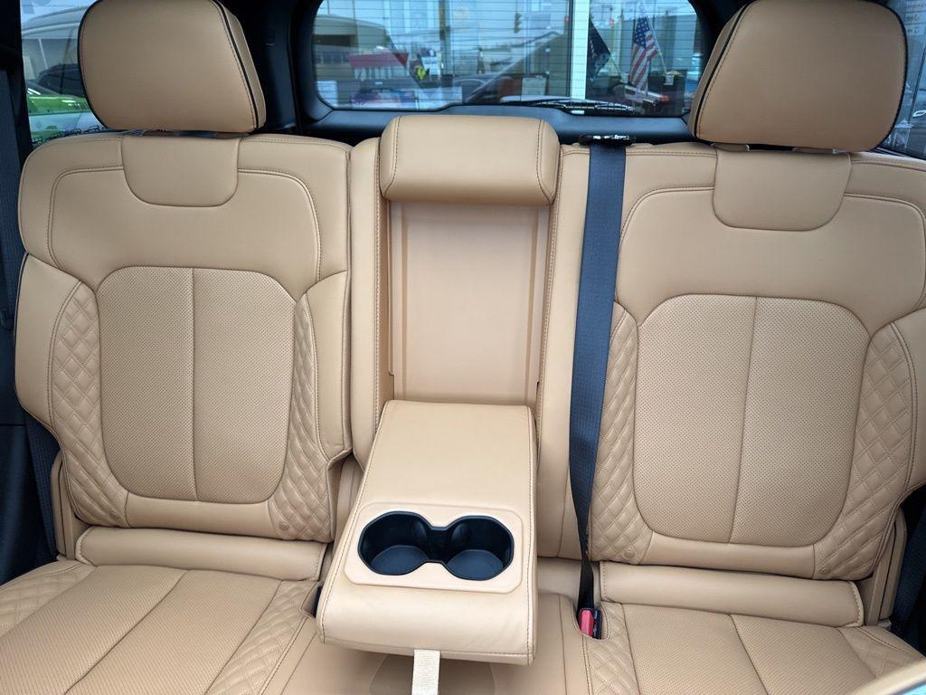 new 2025 Jeep Grand Cherokee car, priced at $66,955