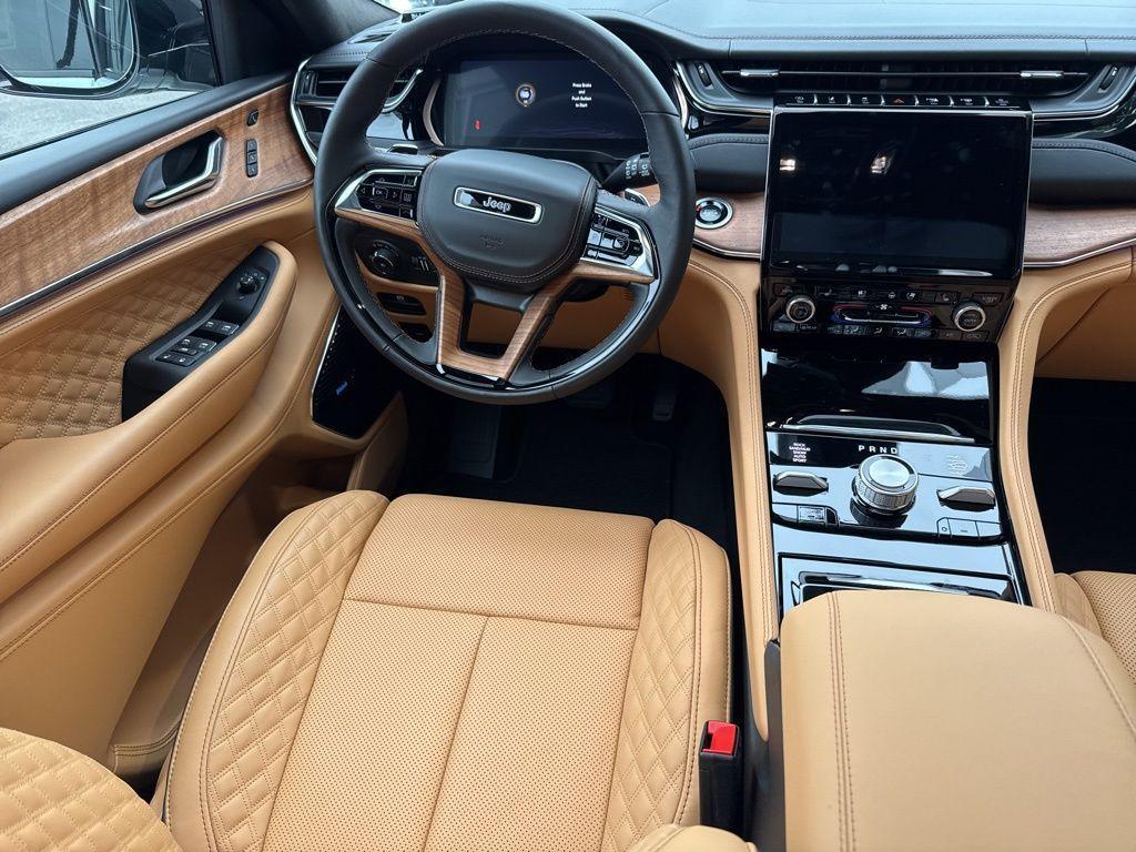 new 2025 Jeep Grand Cherokee car, priced at $66,955