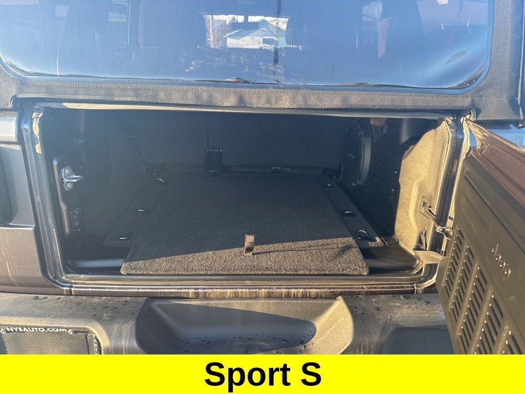 used 2022 Jeep Wrangler Unlimited car, priced at $28,395