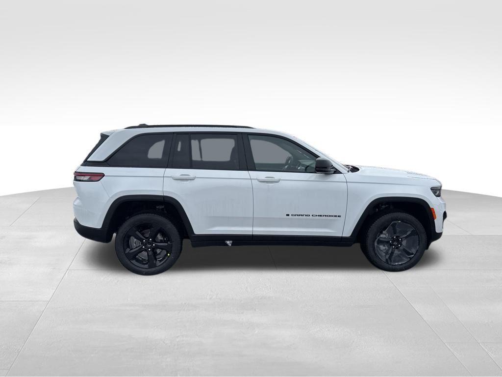 new 2025 Jeep Grand Cherokee car, priced at $47,027