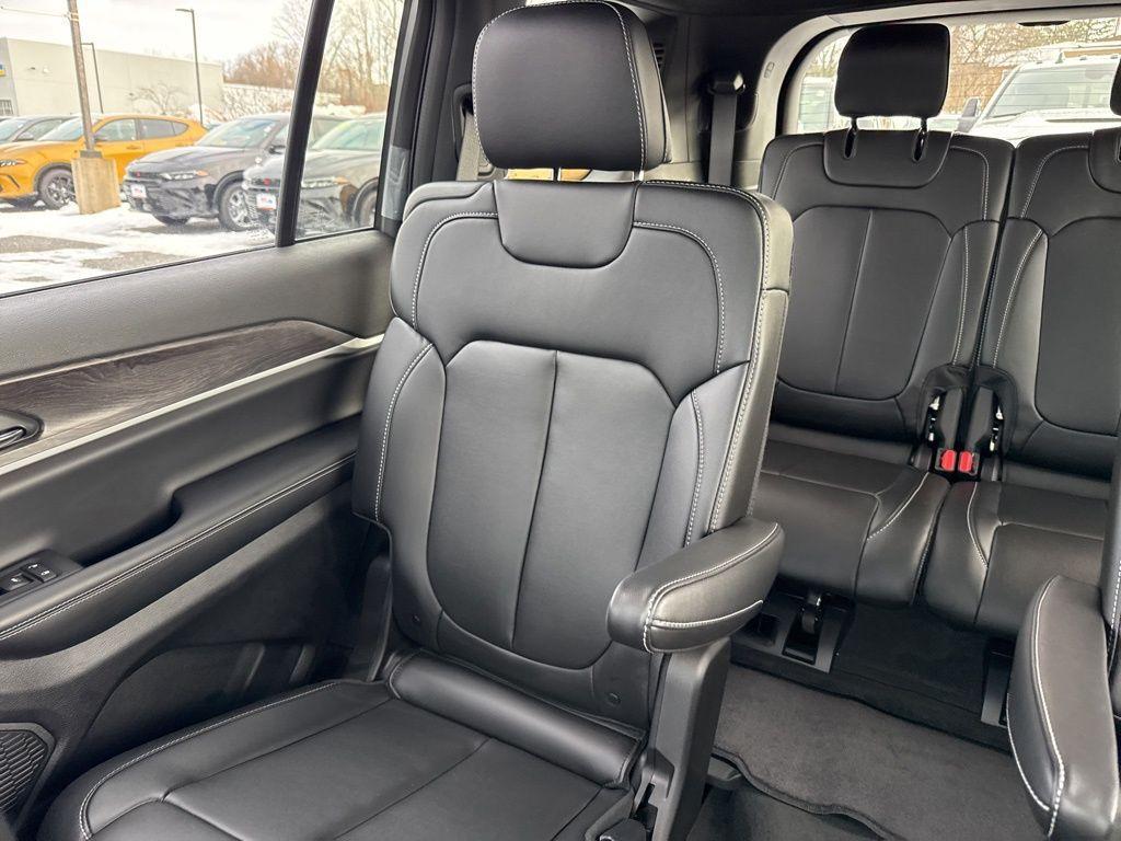 new 2026 Jeep Grand Cherokee car, priced at $48,253