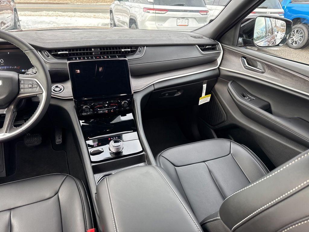 new 2026 Jeep Grand Cherokee car, priced at $48,253