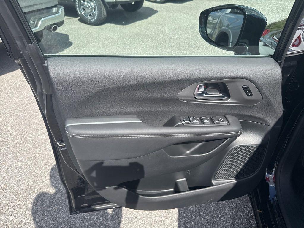 new 2026 Chrysler Pacifica car, priced at $44,827