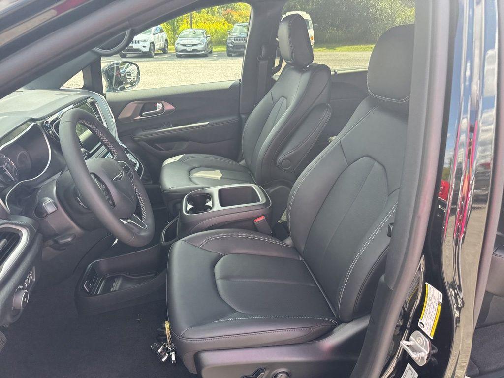 new 2026 Chrysler Pacifica car, priced at $44,827