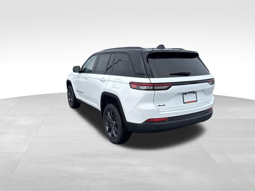 new 2025 Jeep Grand Cherokee car, priced at $49,699