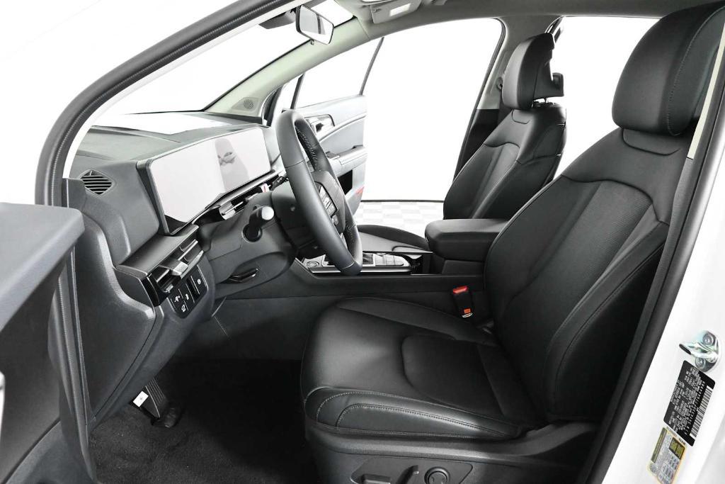 new 2026 Kia Sportage car, priced at $33,077