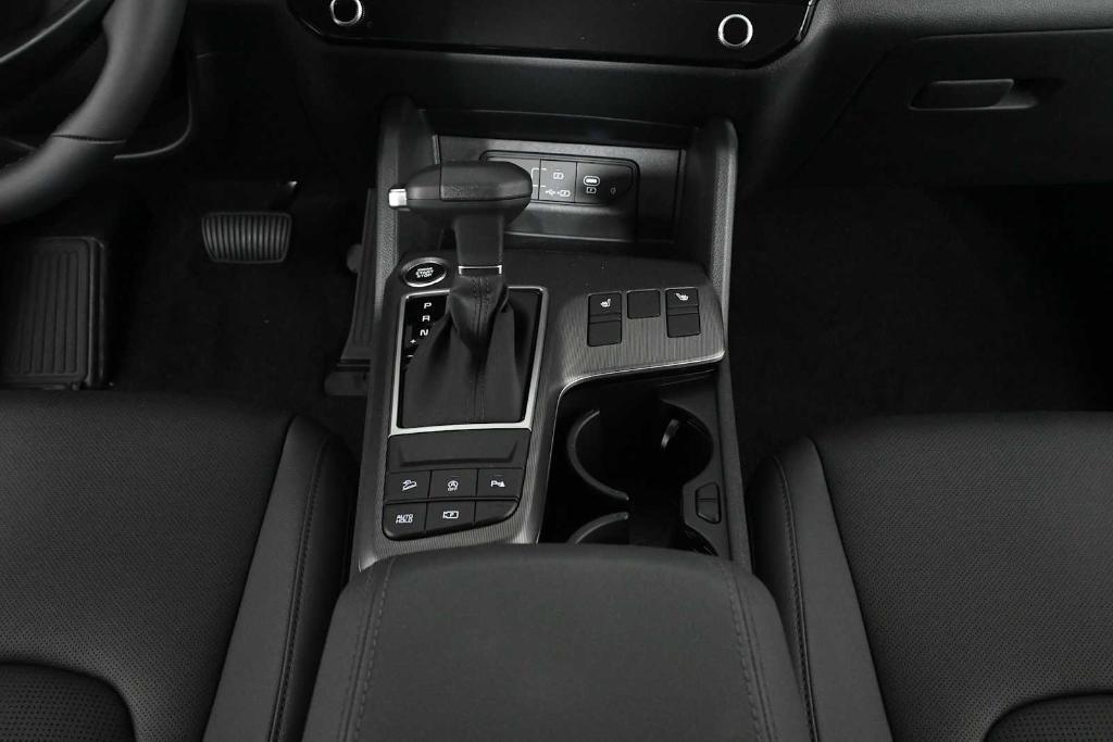 new 2026 Kia Sportage car, priced at $33,077